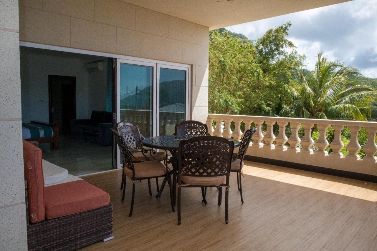 Amanda Villa - Best Value Mountain Top Inn Au Cap Phòng bức ảnh